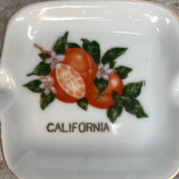 Vintage California Oranges gold trimmed Ashtrays Set of Four in metal holder - Picture 6 of 9